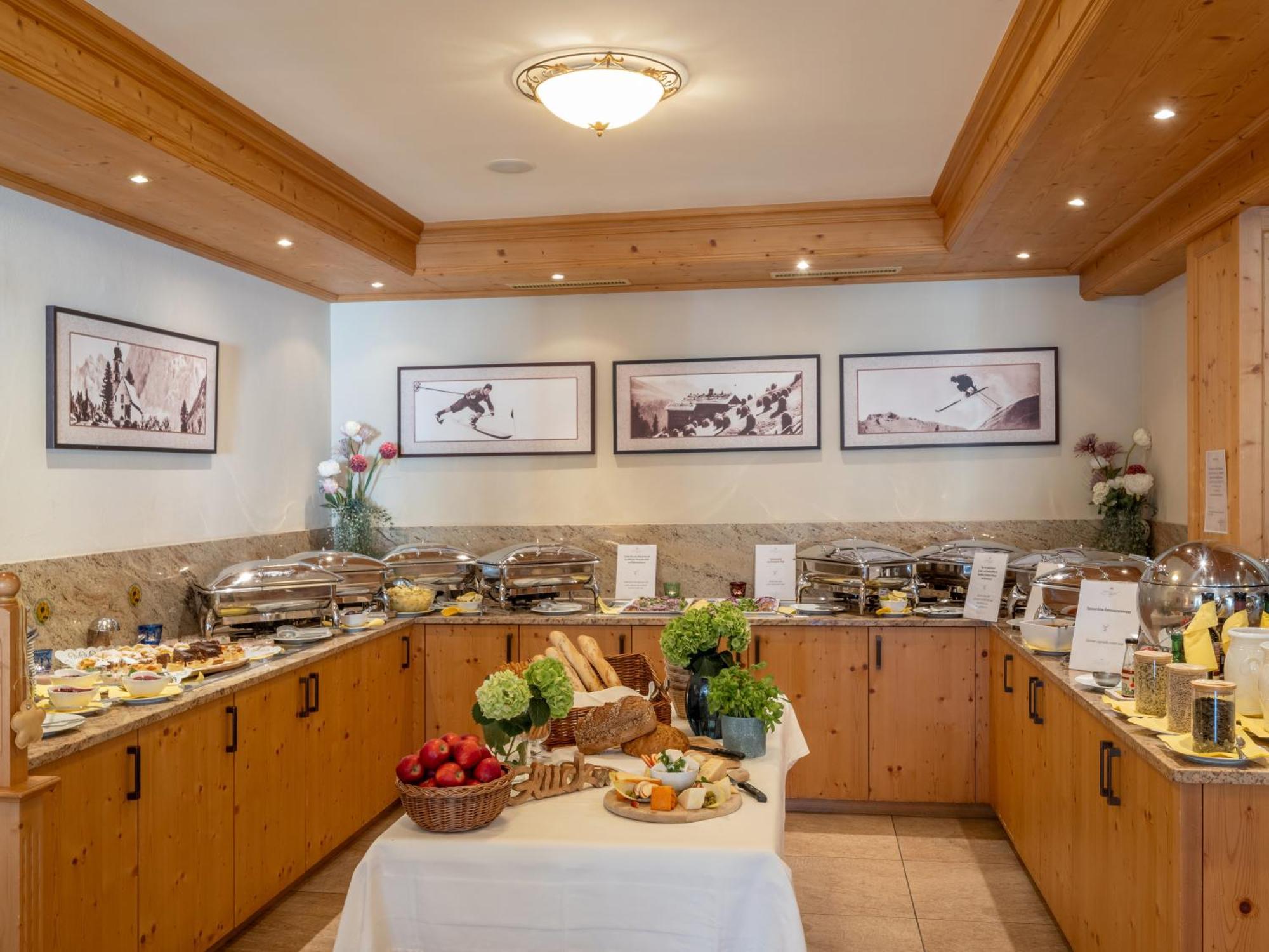 Alpen Glueck Hotel Kirchberger Hof Kirchberg in Tirol Bagian luar foto